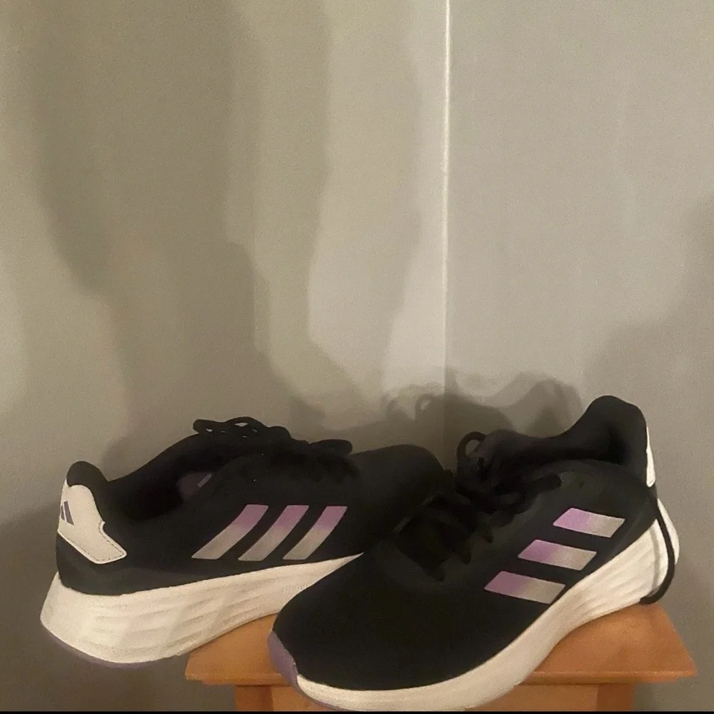 Adidas Light Motion Women’s Navy Blue/ Purple/White Sneakers Size 7 HP5675 - Picture 1 of 13